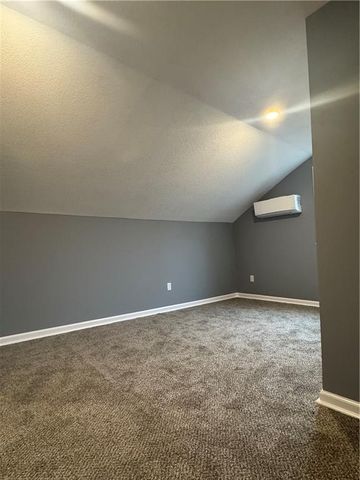 7412 N Strathbury Avenue, Kansas City, MO 64151