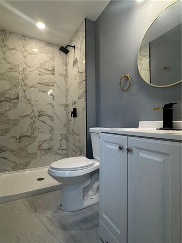 7412 N Strathbury Avenue, Kansas City, MO 64151