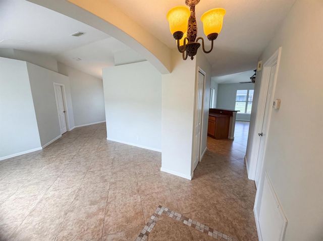 2332 SE Berkshire Boulevard, Port Saint Lucie, FL 34952
