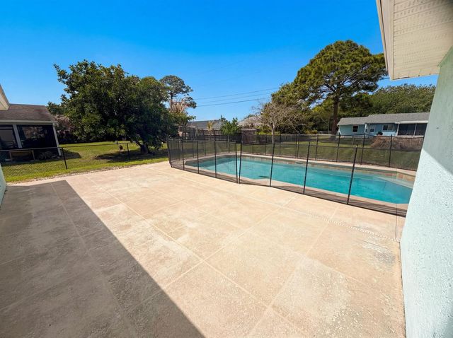 2332 SE Berkshire Boulevard, Port Saint Lucie, FL 34952