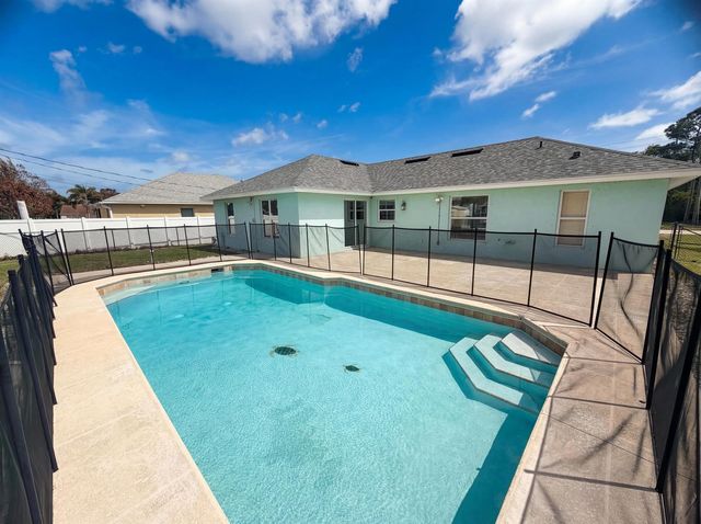 2332 SE Berkshire Boulevard, Port Saint Lucie, FL 34952