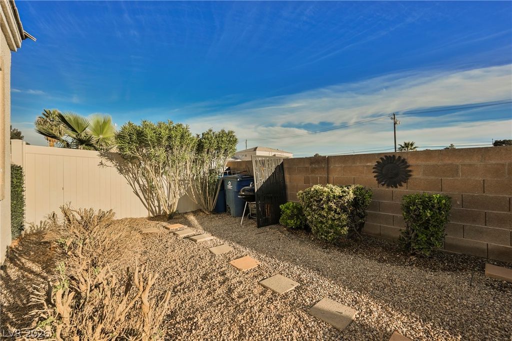 Image 35 of property listing at 4713 Guma Way, North Las Vegas, NV 89031