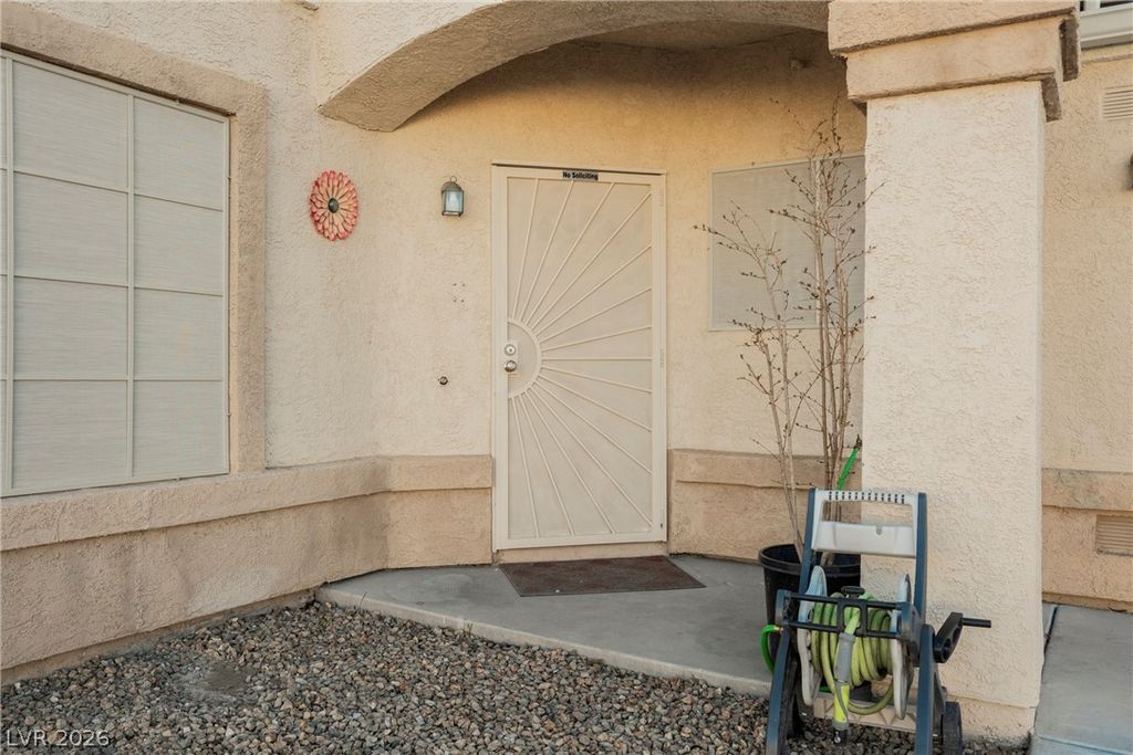 Image 5 of property listing at 4713 Guma Way, North Las Vegas, NV 89031