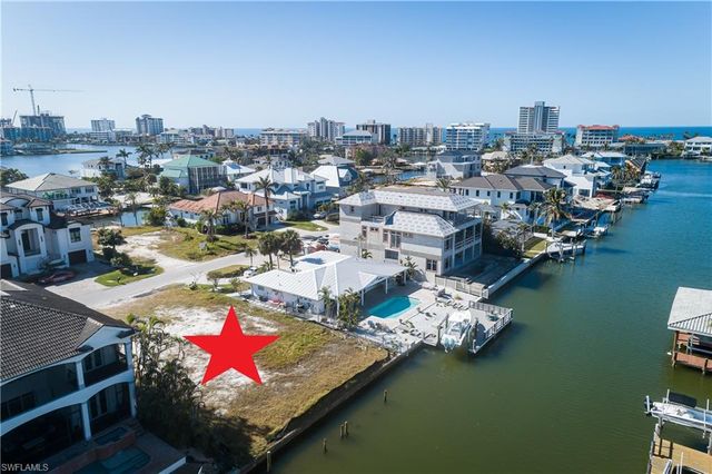 387 Trade Winds AVE, Naples, FL 34108