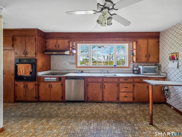 41 Gail Drive, North Haven, CT 06473