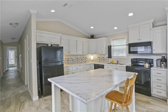 226 W Carlton Street, Sulphur, LA 70663