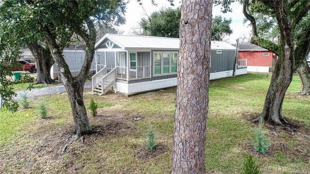 226 W Carlton Street, Sulphur, LA 70663