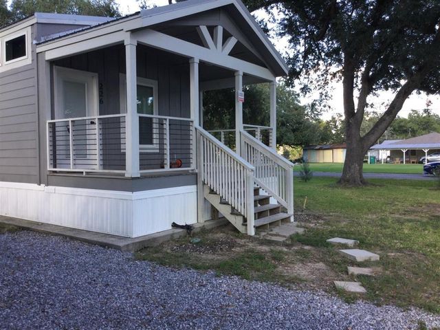 226 W Carlton Street, Sulphur, LA 70663