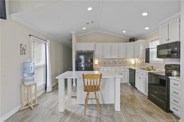 226 W Carlton Street, Sulphur, LA 70663