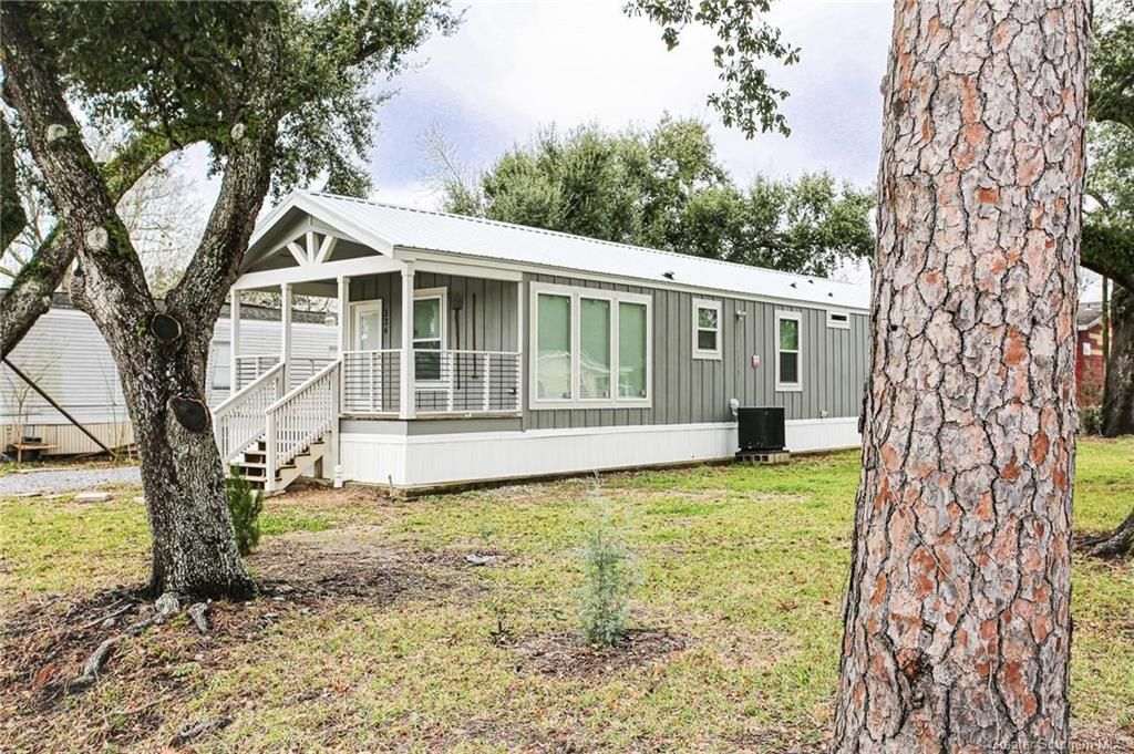 226 W Carlton Street, Sulphur, LA 70663