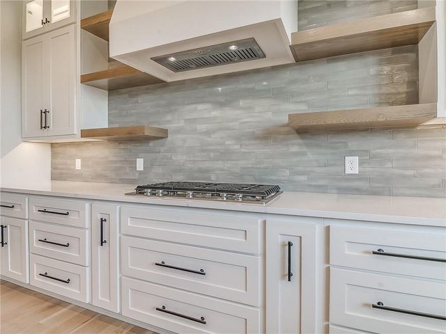16425 Burgundy West Drive, Edmond, OK 73013