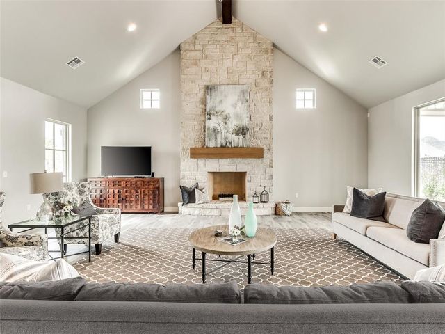 16425 Burgundy West Drive, Edmond, OK 73013