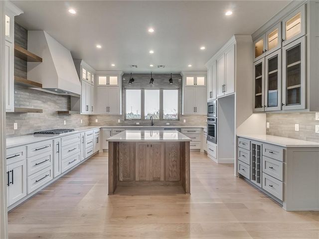 16425 Burgundy West Drive, Edmond, OK 73013