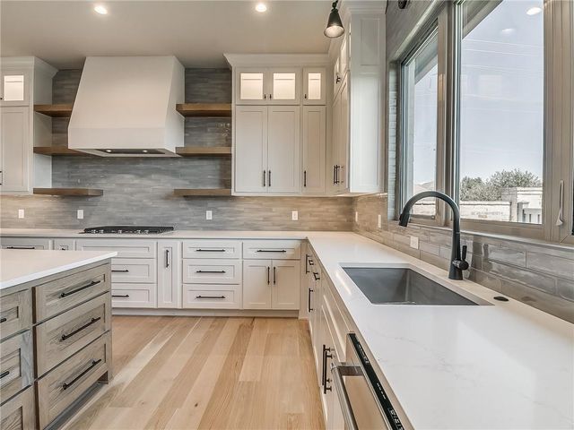 16425 Burgundy West Drive, Edmond, OK 73013