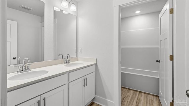 5619 Clarity St, Milton, FL 32570