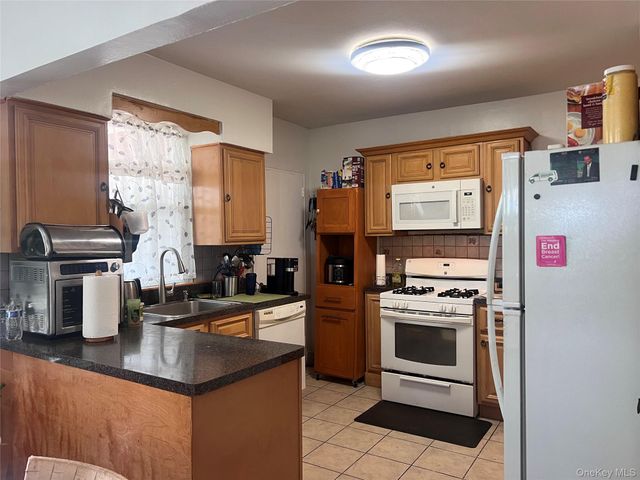 311 Beach 17, Far Rockaway, NY 11691