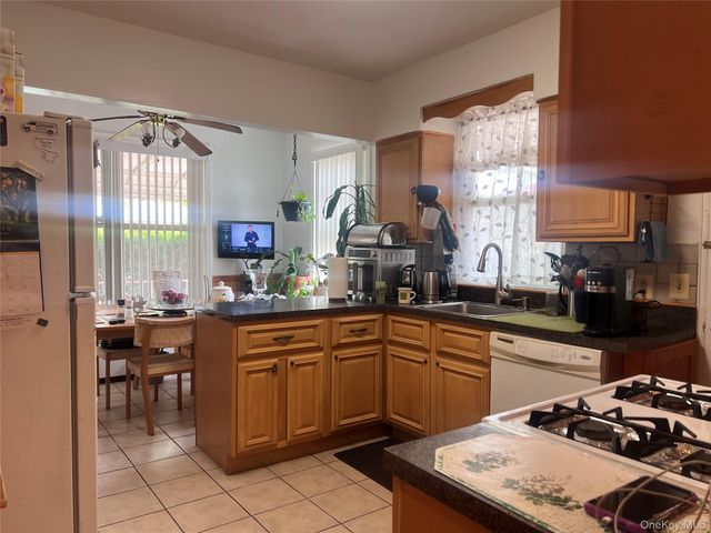 311 Beach 17, Far Rockaway, NY 11691