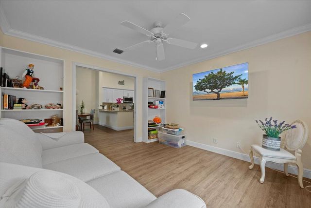 7775 Majestic Palm Dr, Boynton Beach, FL 33437