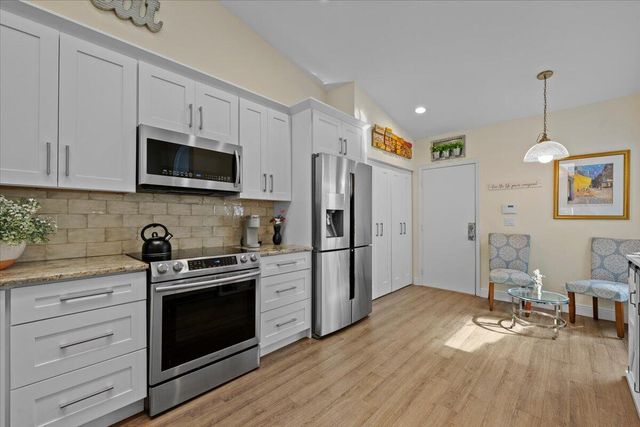 7775 Majestic Palm Dr, Boynton Beach, FL 33437