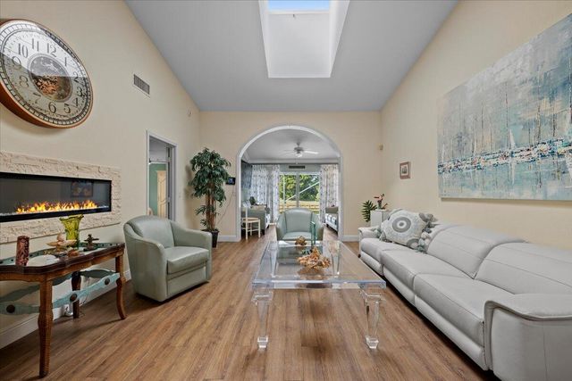 7775 Majestic Palm Dr, Boynton Beach, FL 33437