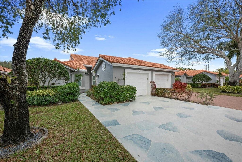 7775 Majestic Palm Dr, Boynton Beach, FL 33437