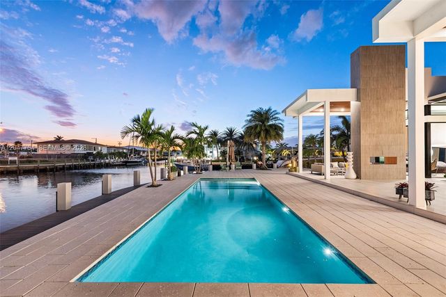 3701 NE 26th Avenue, Lighthouse Point, FL 33064