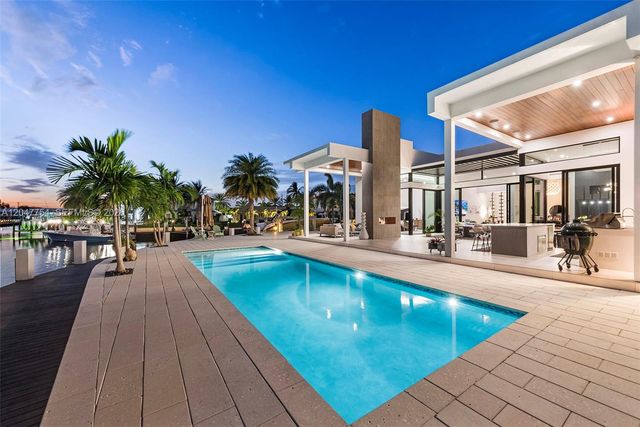 3701 NE 26th Avenue, Lighthouse Point, FL 33064
