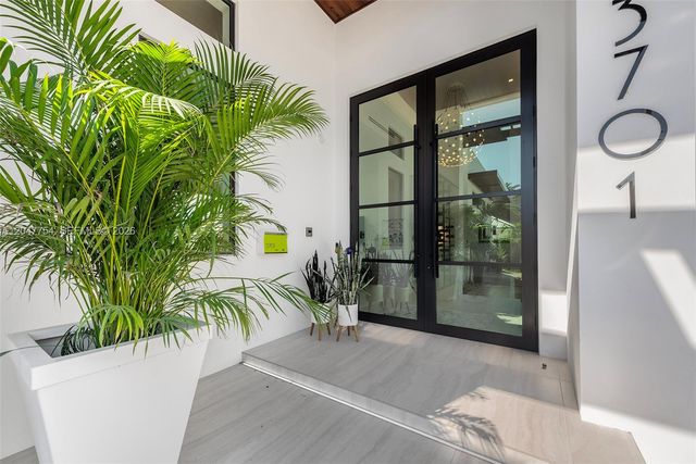 3701 NE 26th Avenue, Lighthouse Point, FL 33064