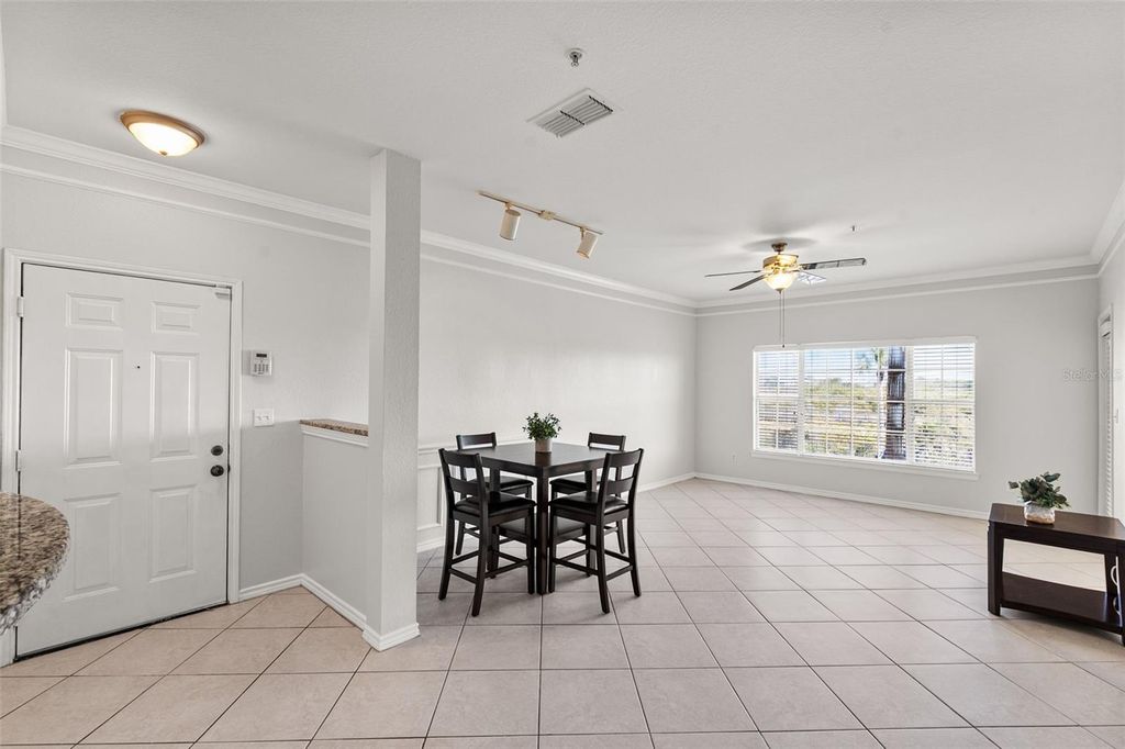 Image 12 of property listing at 4305 BAYSIDE VILLAGE DRIVE 202, Tampa, FL 33615
