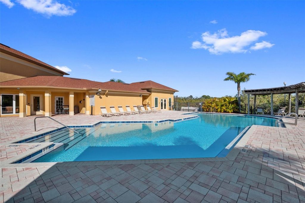 Image 56 of property listing at 4305 BAYSIDE VILLAGE DRIVE 202, Tampa, FL 33615