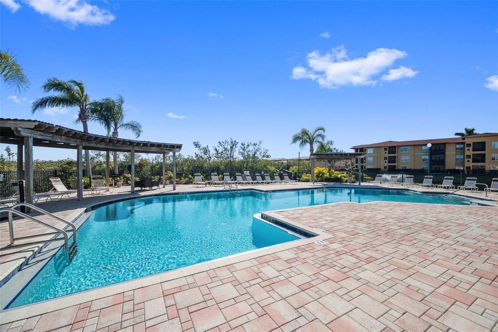 Image 57 of property listing at 4305 BAYSIDE VILLAGE DRIVE 202, Tampa, FL 33615