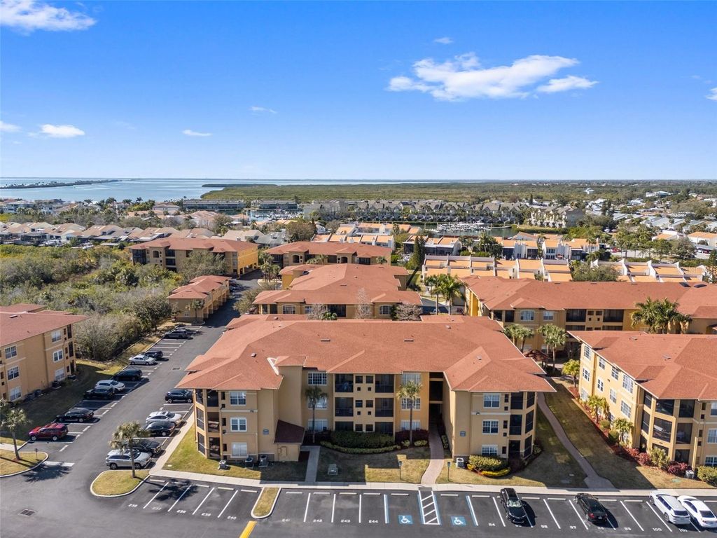 Image 67 of property listing at 4305 BAYSIDE VILLAGE DRIVE 202, Tampa, FL 33615