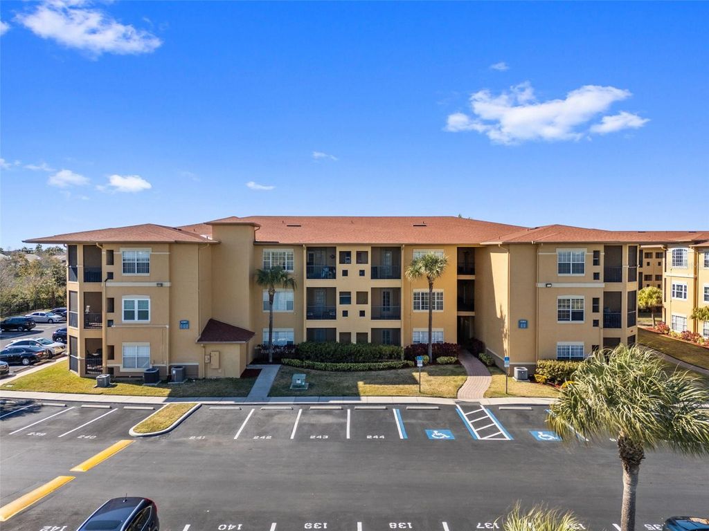 Image 70 of property listing at 4305 BAYSIDE VILLAGE DRIVE 202, Tampa, FL 33615