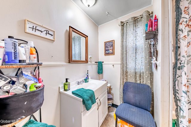 585 6th Avenue, Watervliet, NY 12189