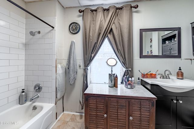 585 6th Avenue, Watervliet, NY 12189