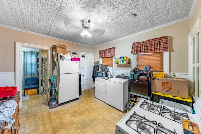 585 6th Avenue, Watervliet, NY 12189