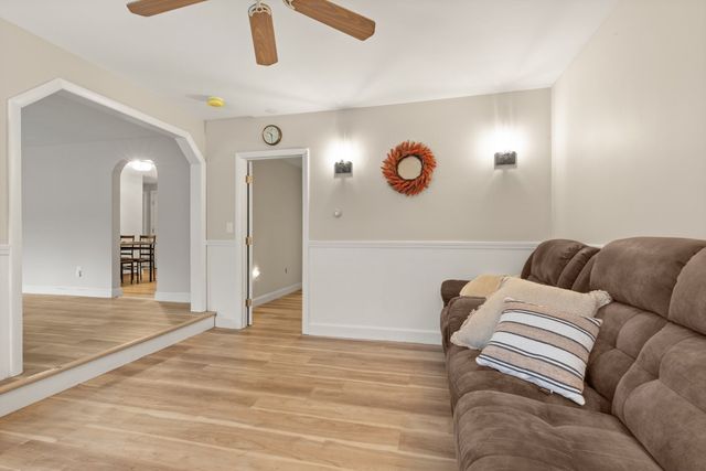 7 Moonbeam Ave., Chelmsford, MA 01824