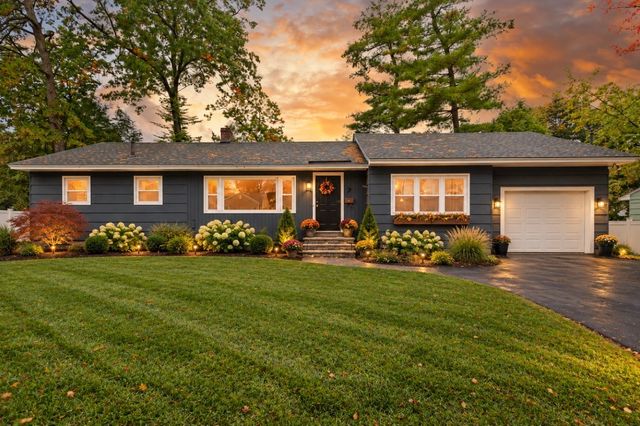 7 Moonbeam Ave., Chelmsford, MA 01824