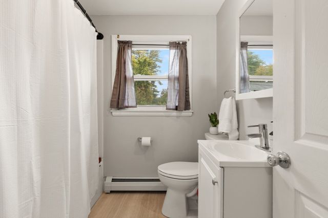 7 Moonbeam Ave., Chelmsford, MA 01824
