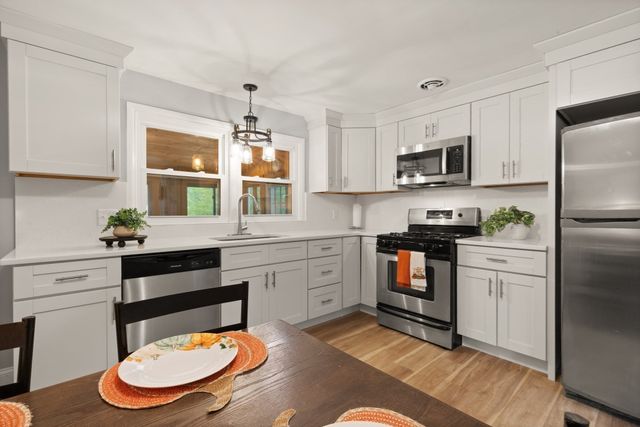 7 Moonbeam Ave., Chelmsford, MA 01824