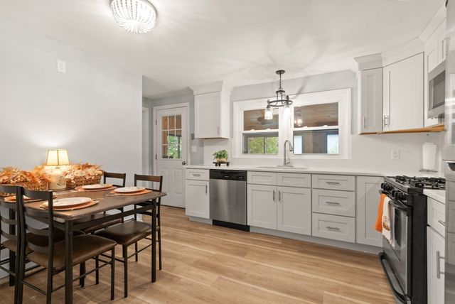 7 Moonbeam Ave., Chelmsford, MA 01824
