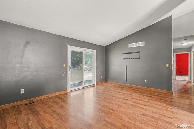 1754 Tulip Lane, Westland, MI 48186