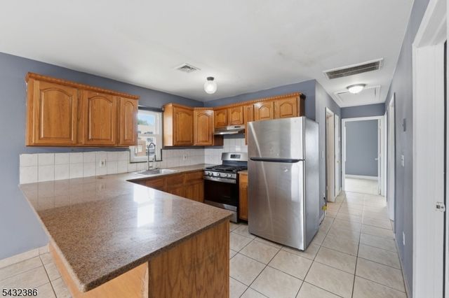 363 Summer St, Paterson City, NJ 07501