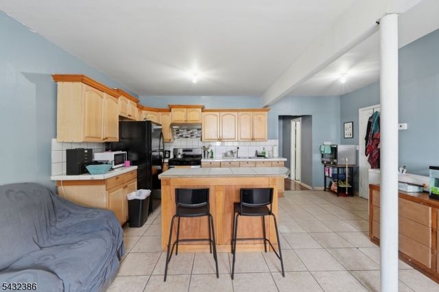 363 Summer St, Paterson City, NJ 07501