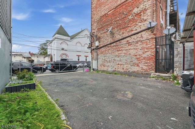 363 Summer St, Paterson City, NJ 07501