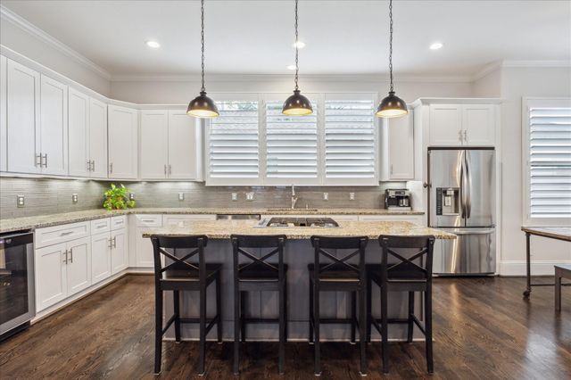 1230 W 25th Street B, Houston, TX 77008