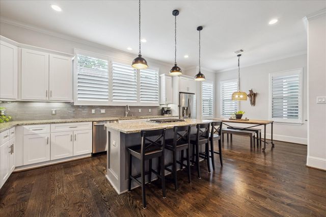 1230 W 25th Street B, Houston, TX 77008