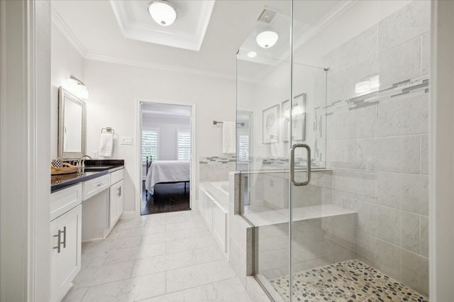 1230 W 25th Street B, Houston, TX 77008