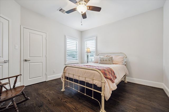 1230 W 25th Street B, Houston, TX 77008