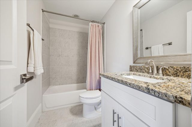 1230 W 25th Street B, Houston, TX 77008